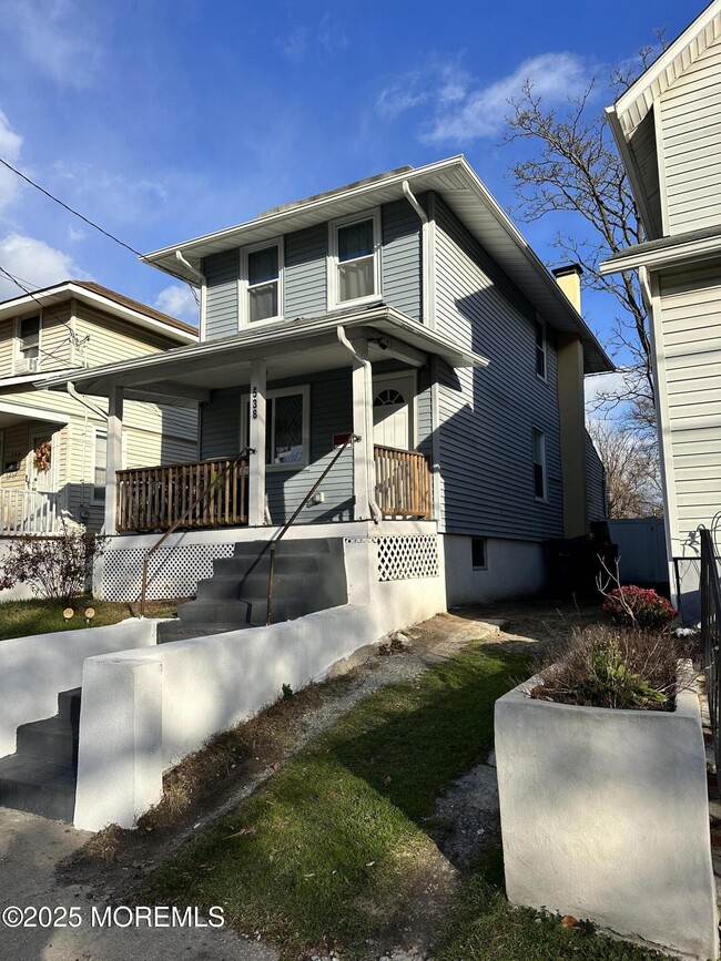 Building Photo - 538 Myrtle Ave