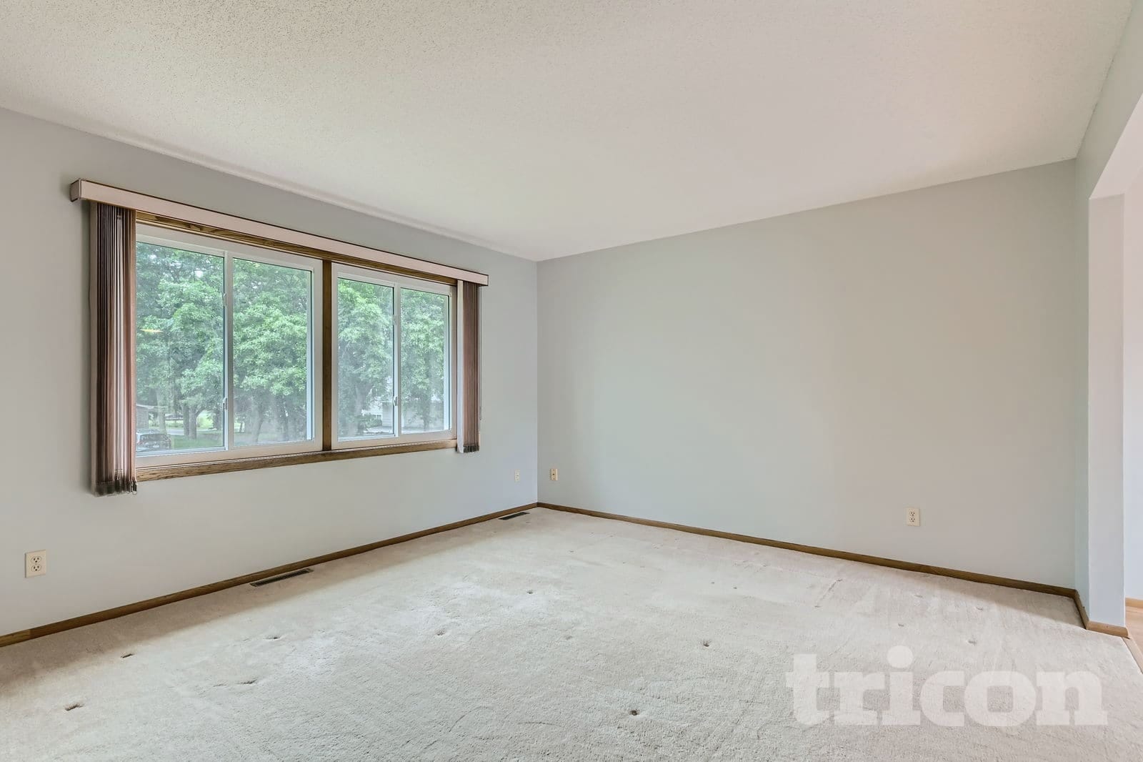 Building Photo - 11051 Quebec Ave N