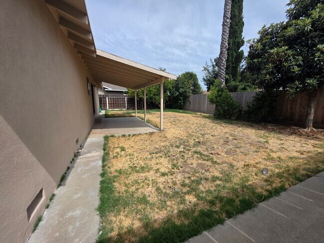Building Photo - 240 Pedras Rd
