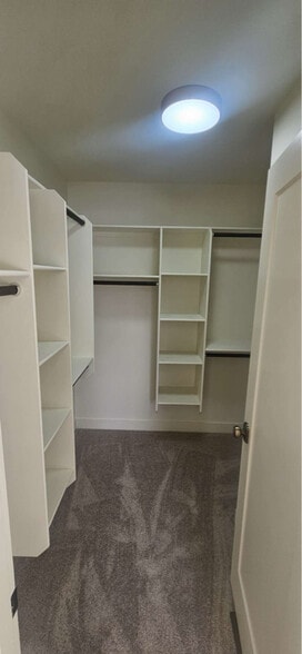 Building Photo - 5013 W Sassy Ave