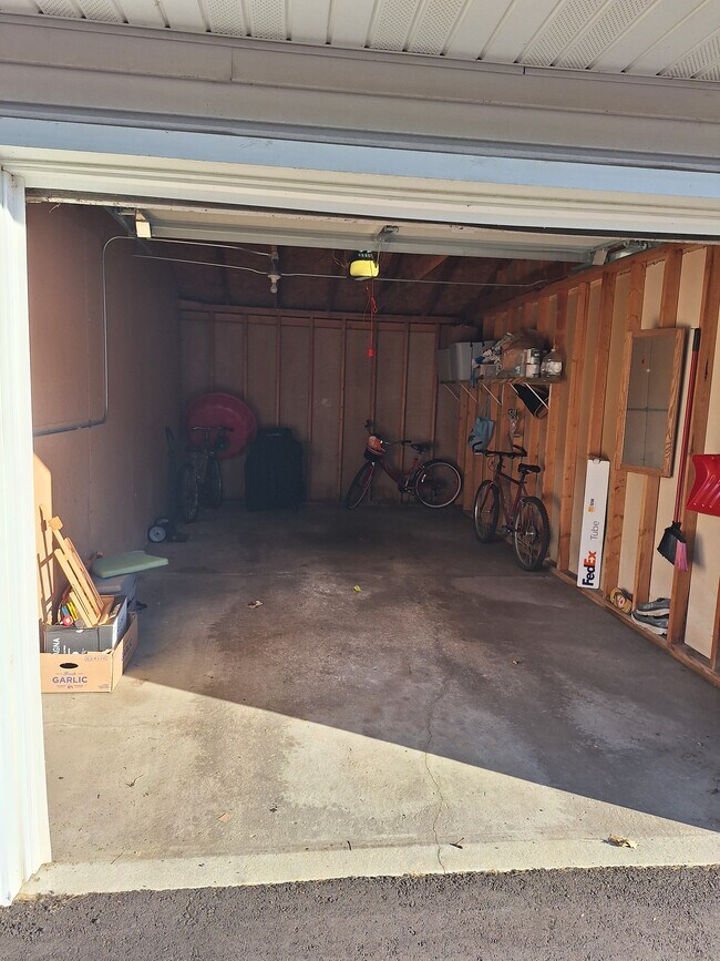Garage + Storage - 1712 Creek Rd