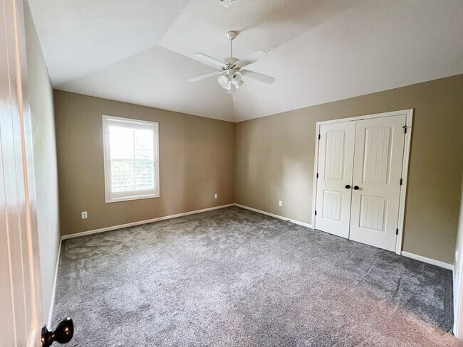 Building Photo - SEE IT NOW: Luxury 5-Bed Home in Wilshire ...