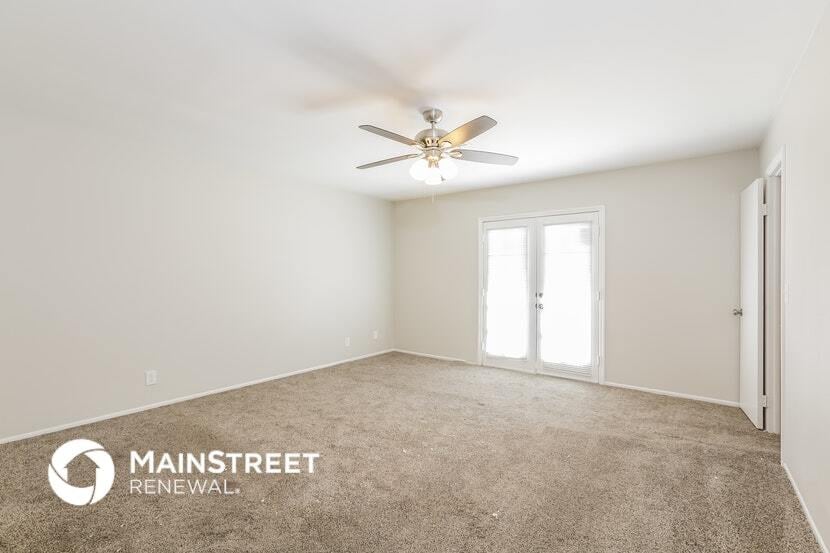 Building Photo - 4570 Paseo El Rio Dr