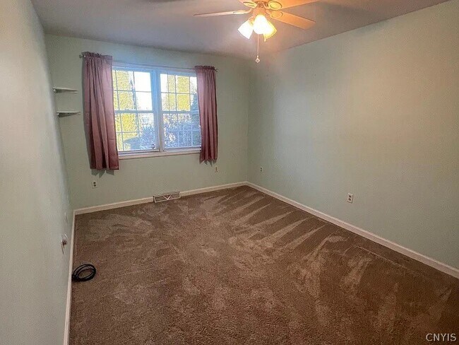 Building Photo - 6049 S Bay Rd