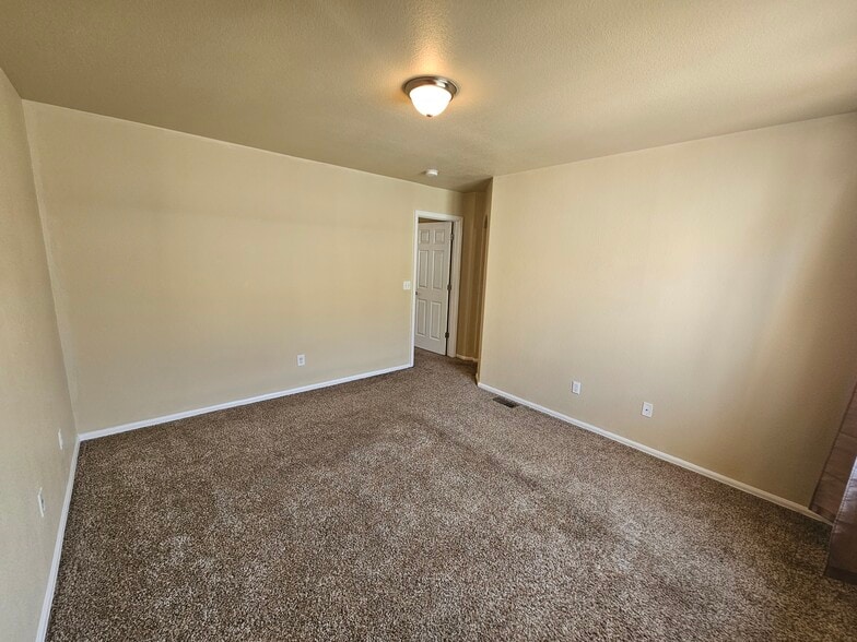 Building Photo - 5352 Canadian Rose View