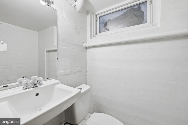 Building Photo - 2030 N Quinn St