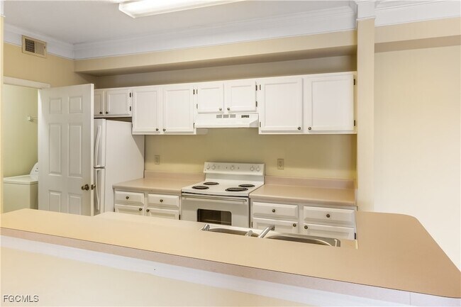Building Photo - 11490 Villa Grand