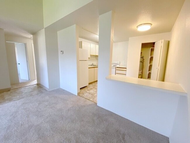 Building Photo - 4446 Reka Dr