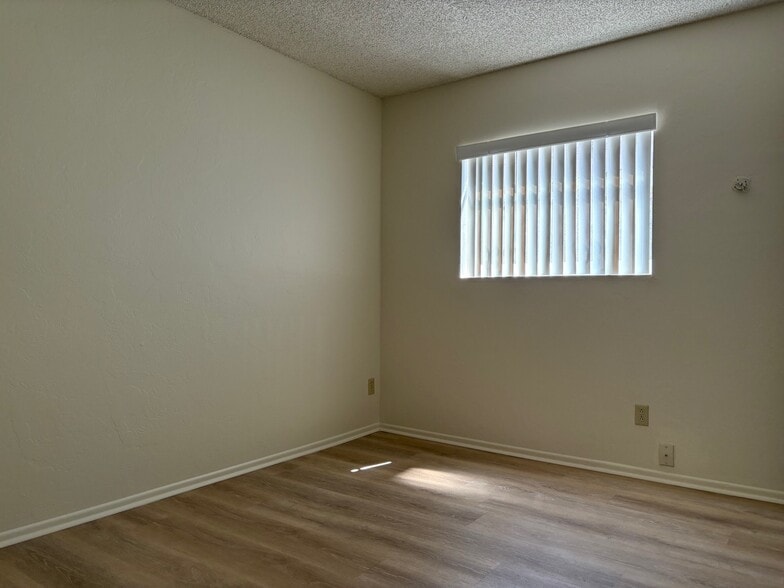 Bedroom 1 - 706 E Linden St