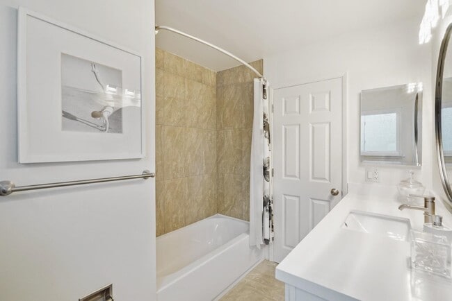 Building Photo - 3811 Farm Hill Blvd