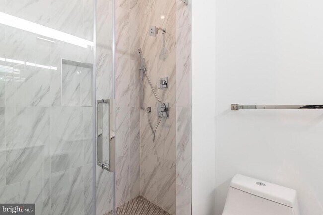 Building Photo - 90-94 E Laurel St