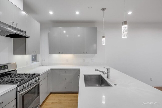 Building Photo - 1280 Hampshire St