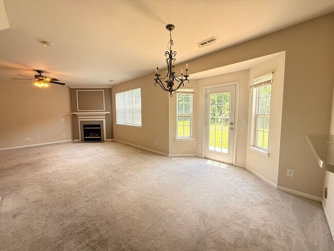 Building Photo - 3 BR/2.5BA | Newly Renovated Single Family Home | Private backyard| In Charlotte!