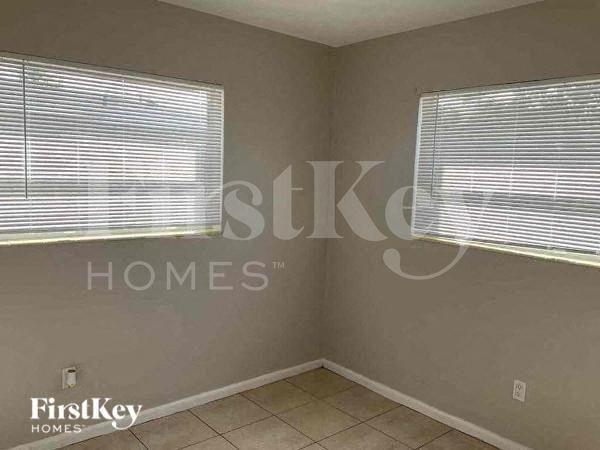 Building Photo - 6404 Fletcher St