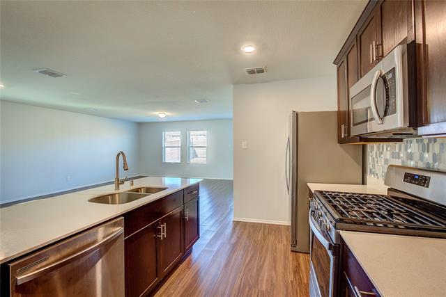 Building Photo - 404 Falling Star Dr