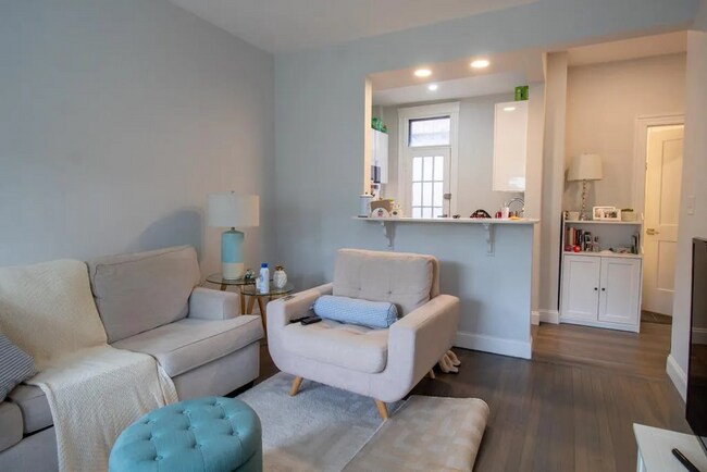 Building Photo - 109 Queensberry St