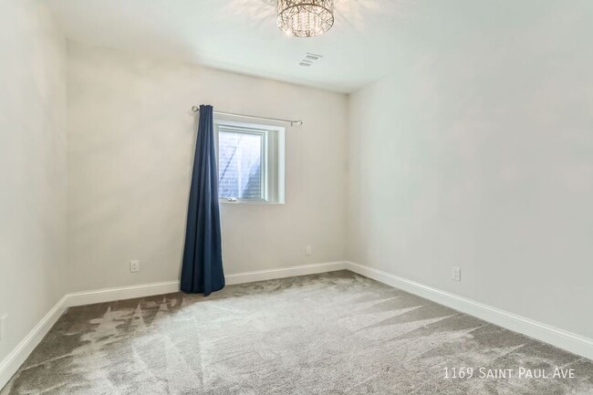 Building Photo - 4br 4ba 2cg ~ Security Deposit Free Altern...