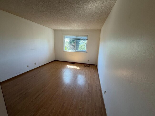 Building Photo - 1355 Palos Verdes Dr