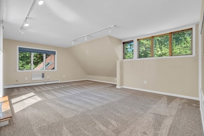 Building Photo - 606 Springs Rd