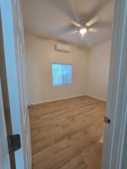 Building Photo - 4386 Marlborough Ave