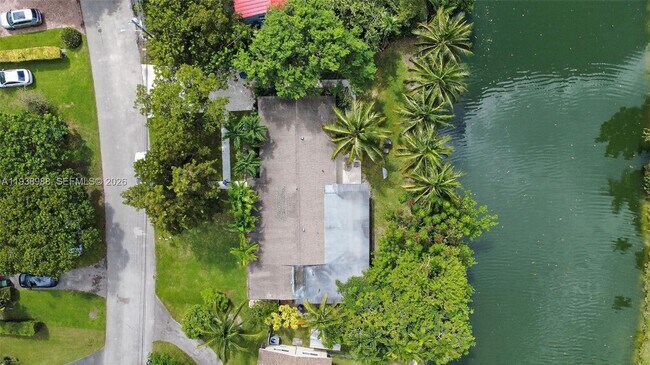 Building Photo - 6090 SW 63rd Ave