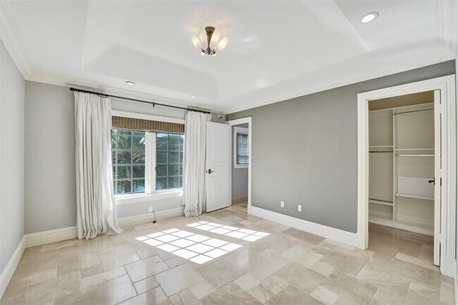 Building Photo - 1744 SE 9th St