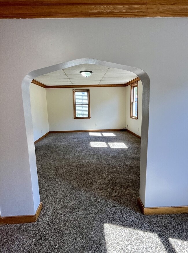 Building Photo - 411 Massillon St