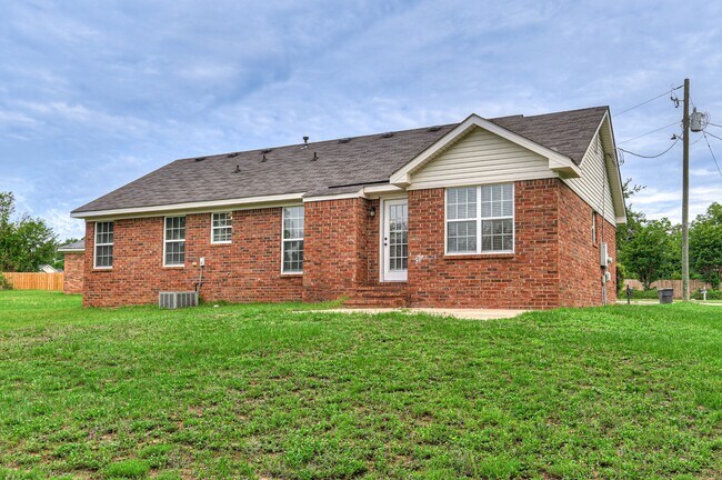 Building Photo - 4416 Hatteras Dr