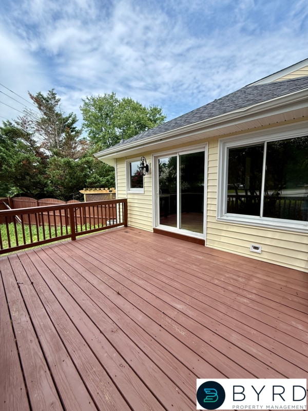 Building Photo - 1703 Sheldrake Ct