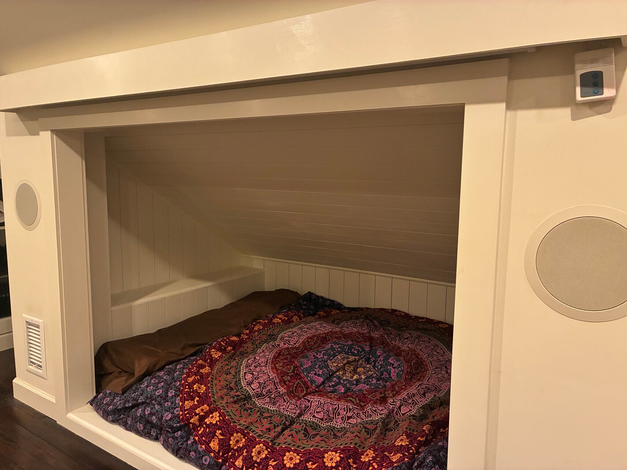 Shelf and outlet in queen size bed nook - 560 Neelys Bend Rd