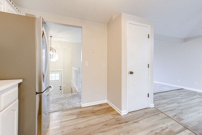 Building Photo - 7926 Primrose Ct