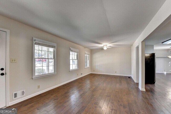 Building Photo - 478 Dorsey Cir SW