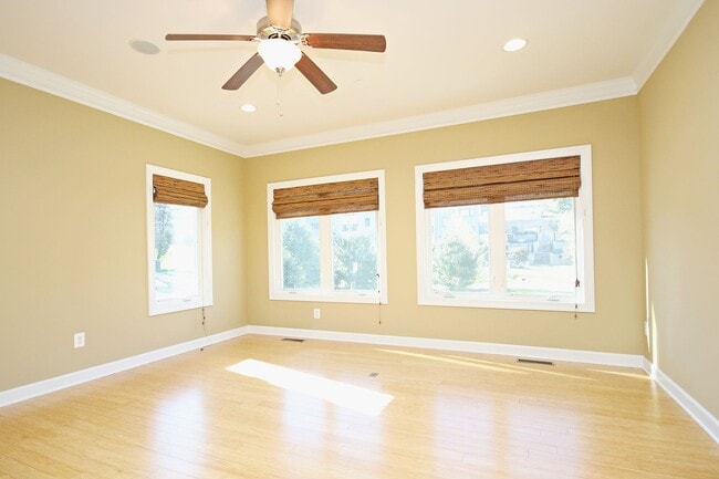 Building Photo - Spacious Downtown Home Convenient to UVA Medical Center