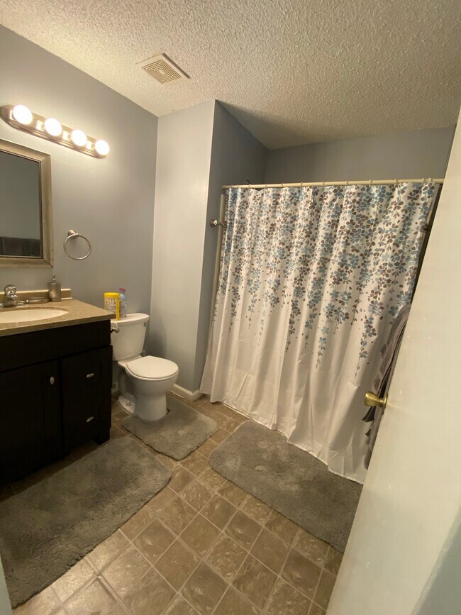 Building Photo - 109 Sussex Pl