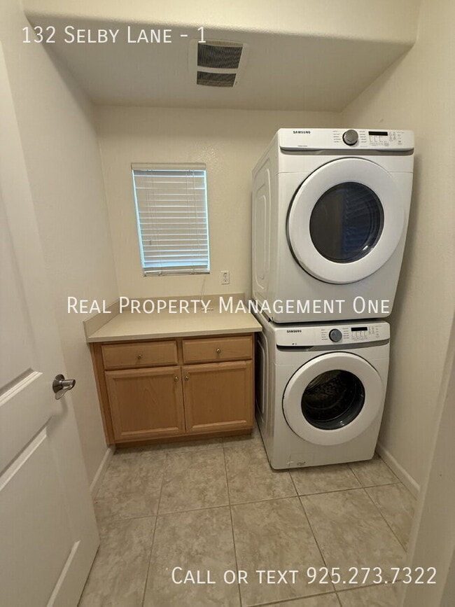 Building Photo - 132 Selby Lane