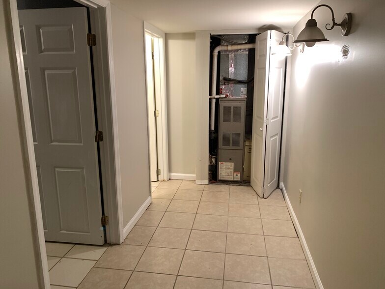 Building Photo - 115 Rough River Run