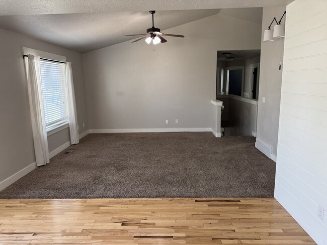Building Photo - 890 W 110 S