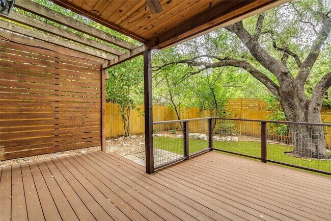 Building Photo - 10803 Sans Souci Pl