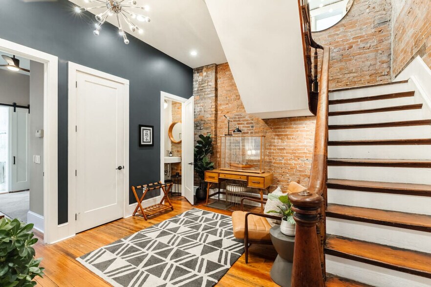 Building Photo - 1537 Republic St
