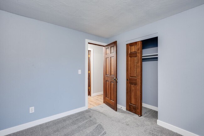 Building Photo - NEW REMODEL ~ Beautiful 3 Bed, 1 Bath Rental Home in Milwaukie!