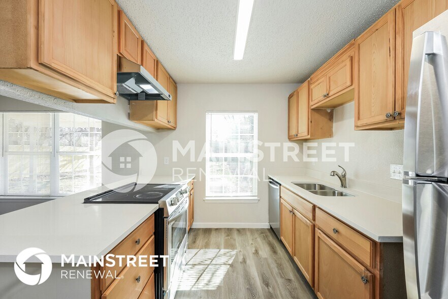 Building Photo - 9906 Sandy Field Dr