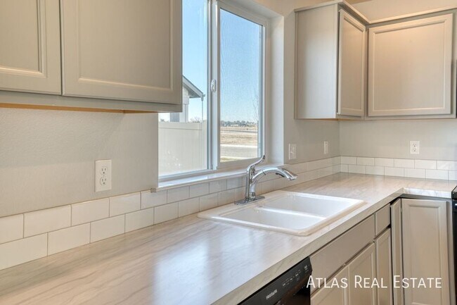 Building Photo - 12665 Lignite Dr