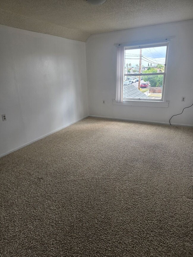 Building Photo - 2 Bed 1 Bath in North Park