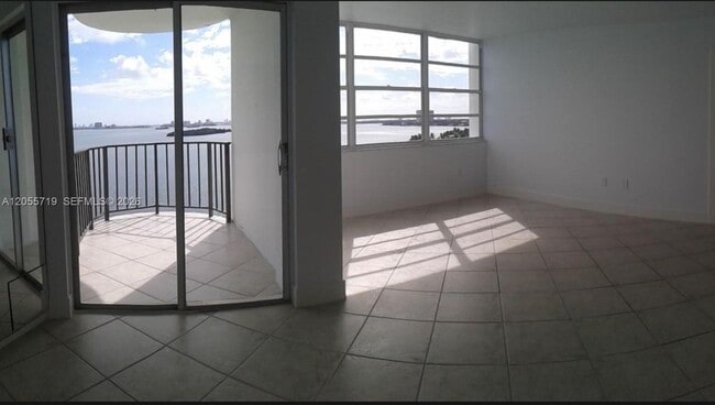Building Photo - 11930 N Bayshore Dr