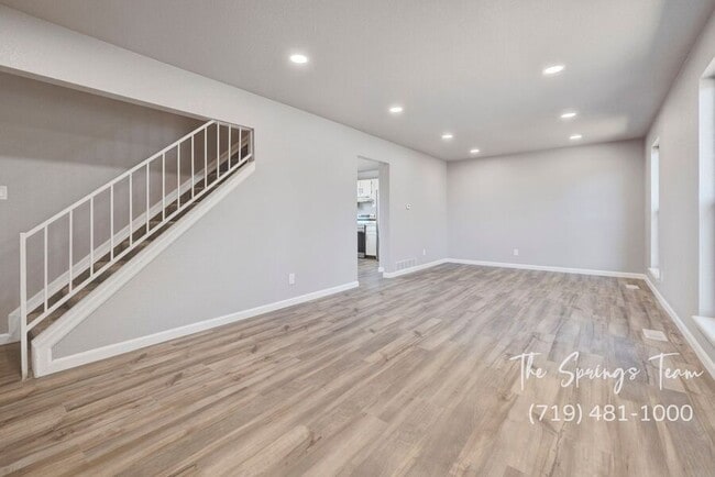 Building Photo - 6460 Bugle Dr