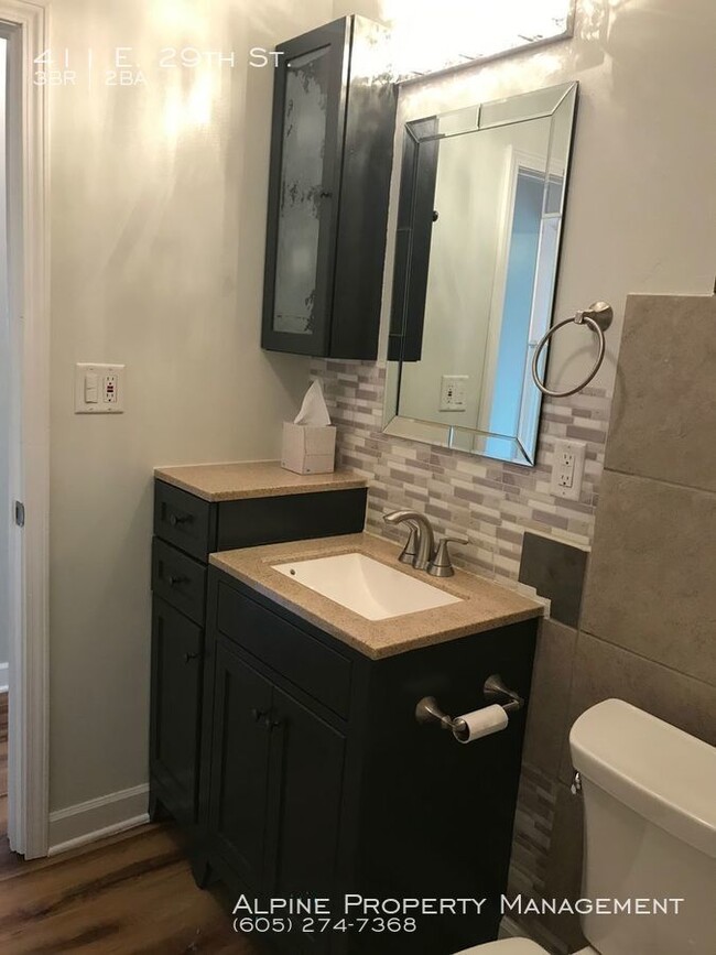 Building Photo - 3 Bed/2 Bath Home Near McKennan Park!