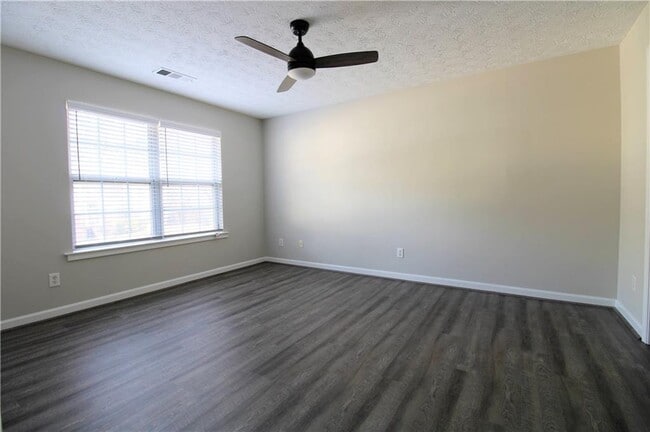 Building Photo - 2363 Mills Bend