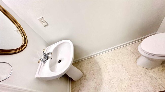 Building Photo - 6243 Shoreview Cir