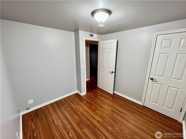 Building Photo - 4bd/1.75ba Renton Home