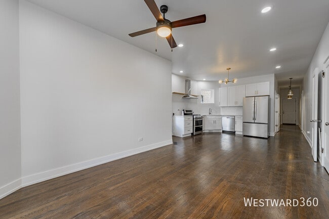 Building Photo - 946 N Drake Ave